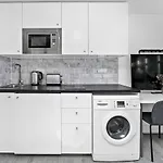 Cosy Farringdon Apartments