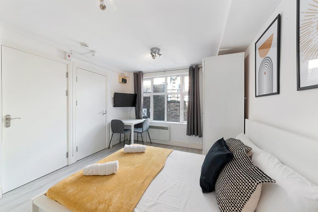 Cosy Farringdon *